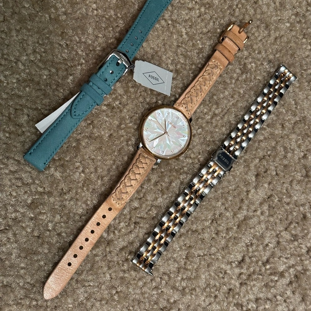 Fossil Watch With Three Interchangeable Straps - image 3